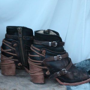 Freebird Carter Boot in Distressed Black/Brown